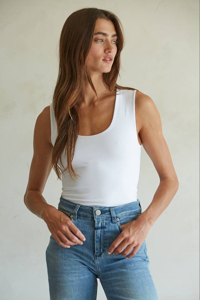 S1187N | Double Layered Seamless Top: White / SM