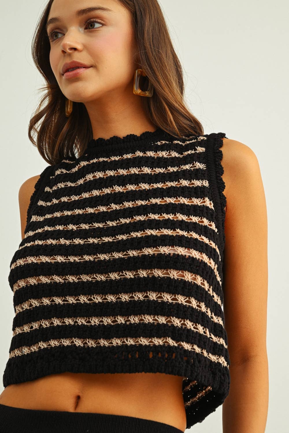Scalloped Striped Crochet Knit Crop Top - Black/Tan
