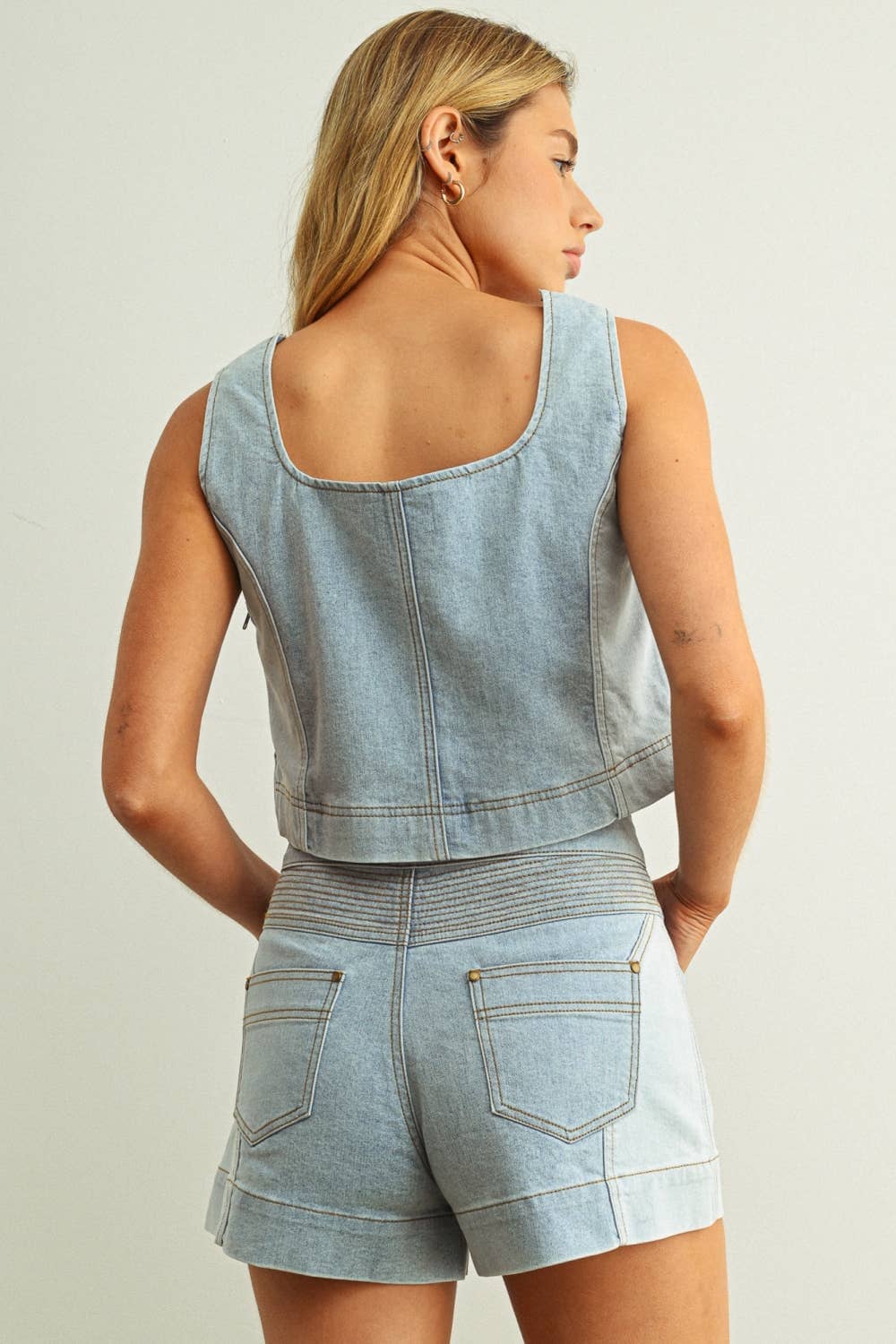 T5886ST DENIM COLOR BLOCKED SLEEVELESS TOP: MIX DENIM / S