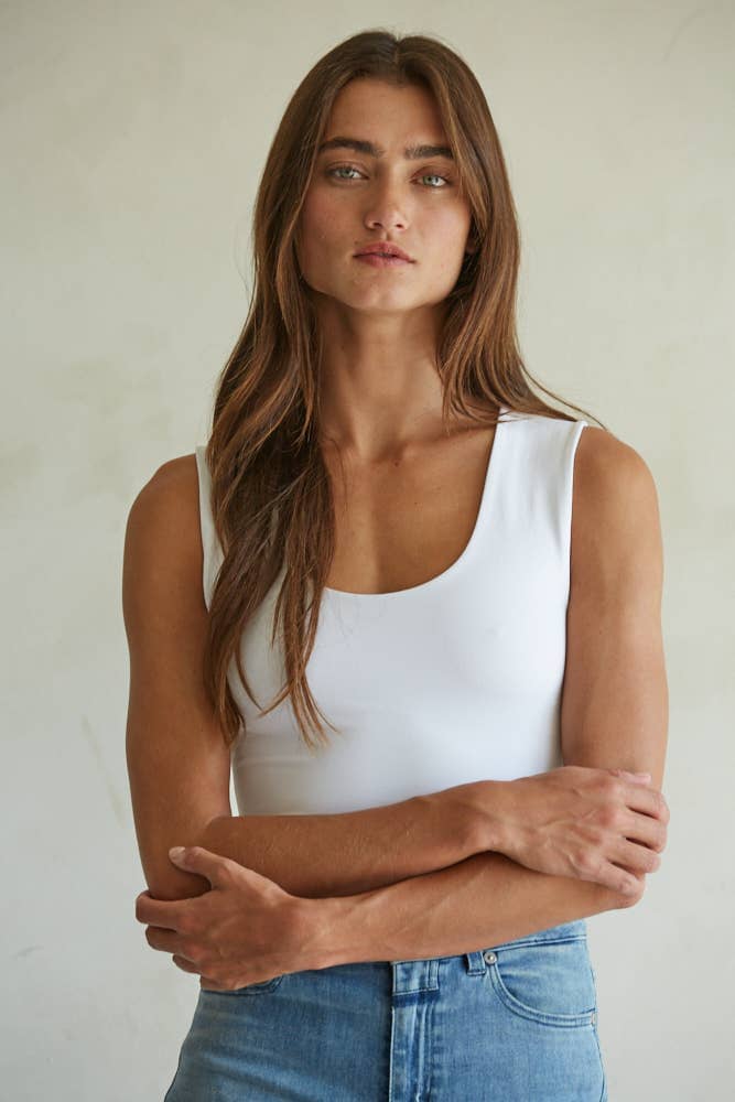 S1187N | Double Layered Seamless Top: White / SM