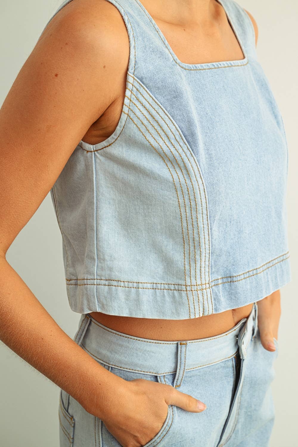 T5886ST DENIM COLOR BLOCKED SLEEVELESS TOP: MIX DENIM / S