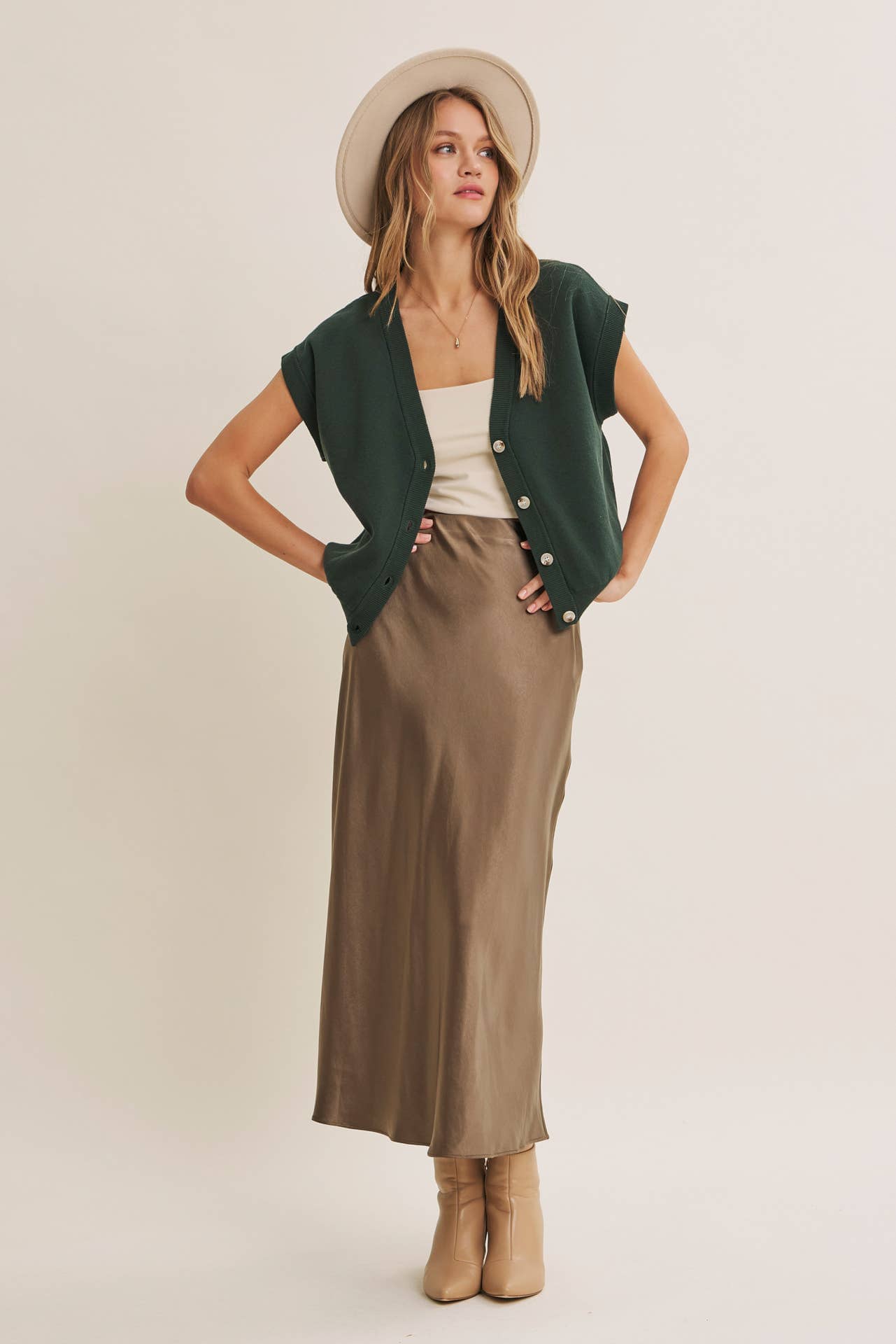MULTI-WAY VERSATILITY SOFT COTTON BUTTON-DOWN SWEATER VEST: WINTER NAVY / S