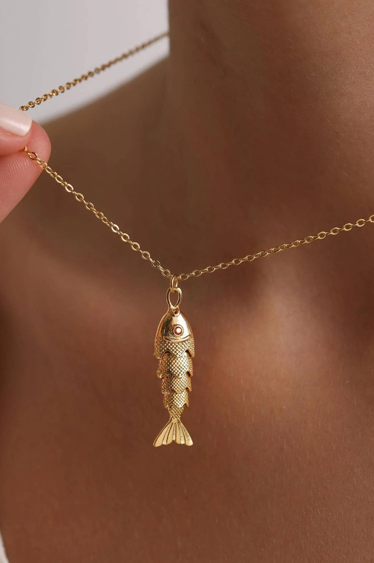 18K STAINLESS STEEL TARNISH FREE FISH NECKLACE | 40NK9536: GOLD