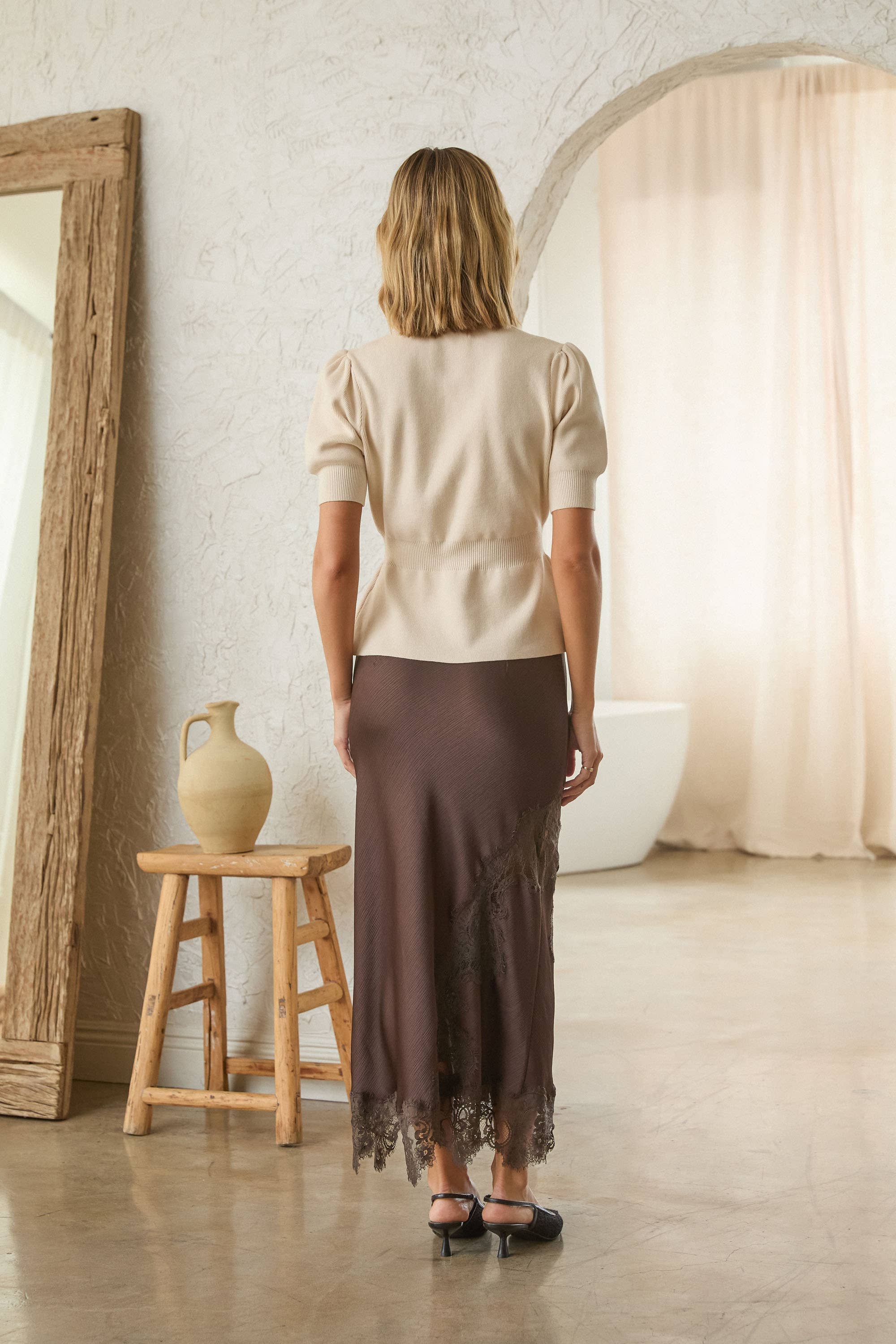 Ribbed Short Sleeve Cardigan with Gold Buttons: Ivory / XS