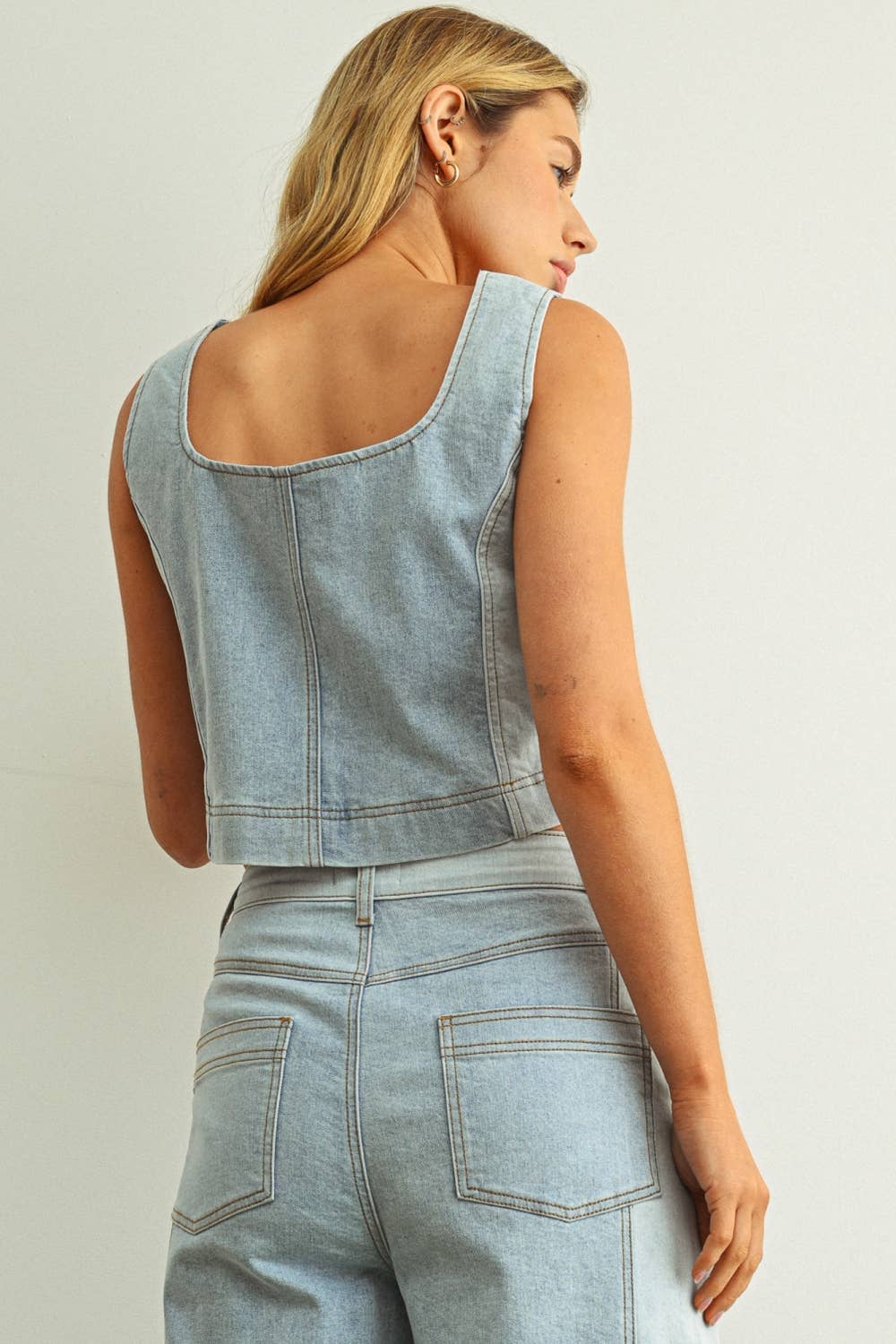 T5886ST DENIM COLOR BLOCKED SLEEVELESS TOP: MIX DENIM / S