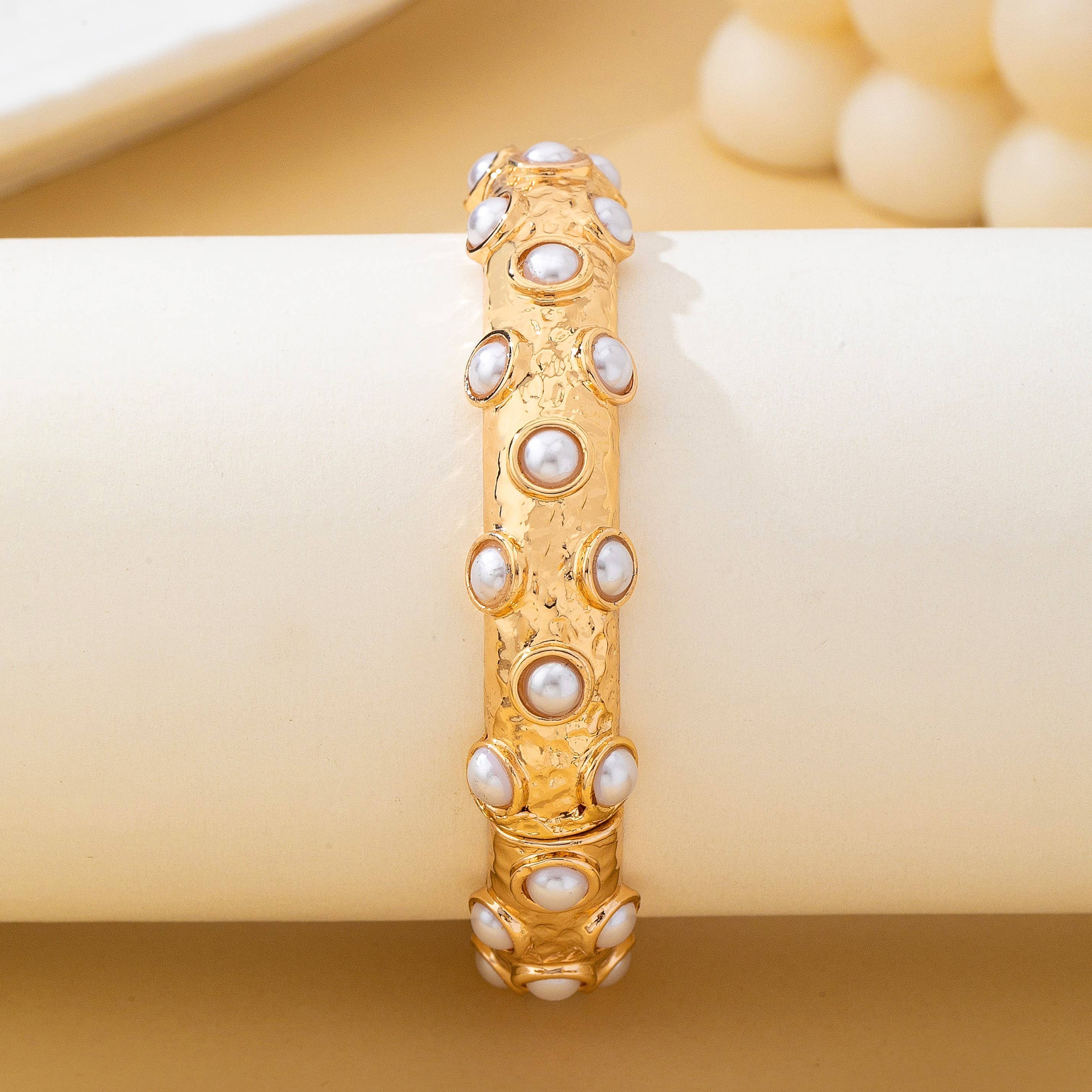 Vintage Gold Quilted Pearl Bangle – Antique Style Stretch Bracelet