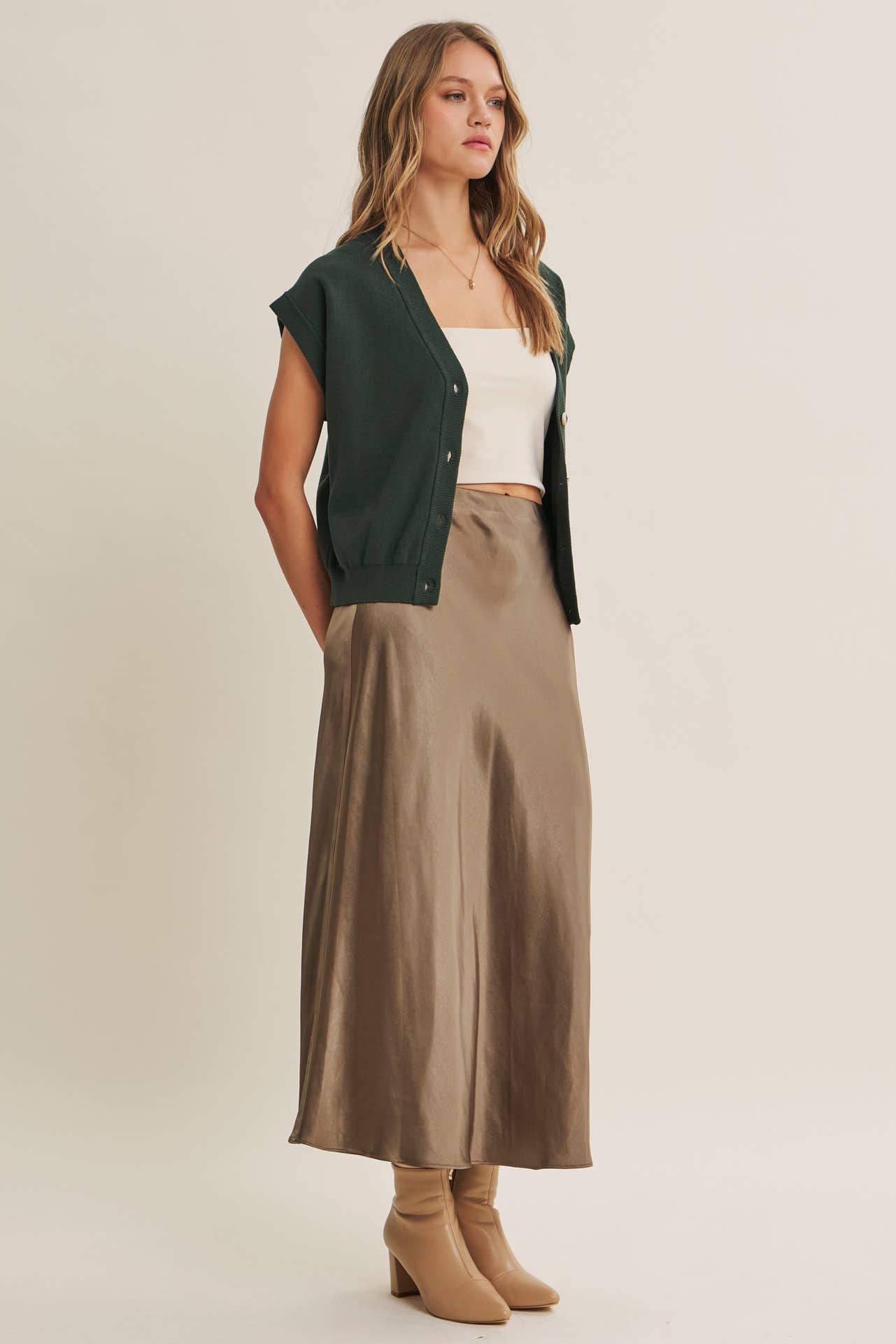 MULTI-WAY VERSATILITY SOFT COTTON BUTTON-DOWN SWEATER VEST: WINTER NAVY / S