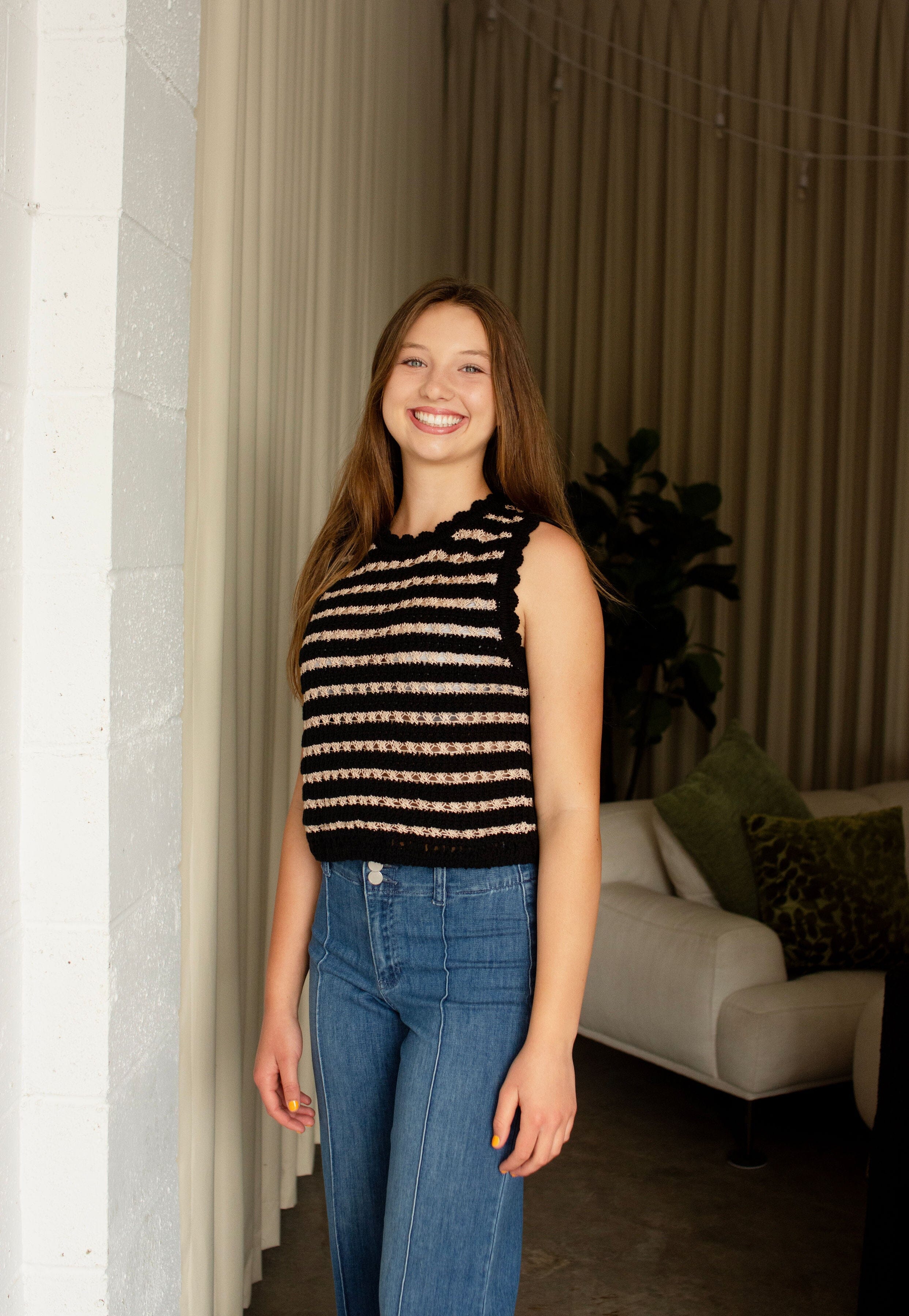 Scalloped Striped Crochet Knit Crop Top - Black/Tan