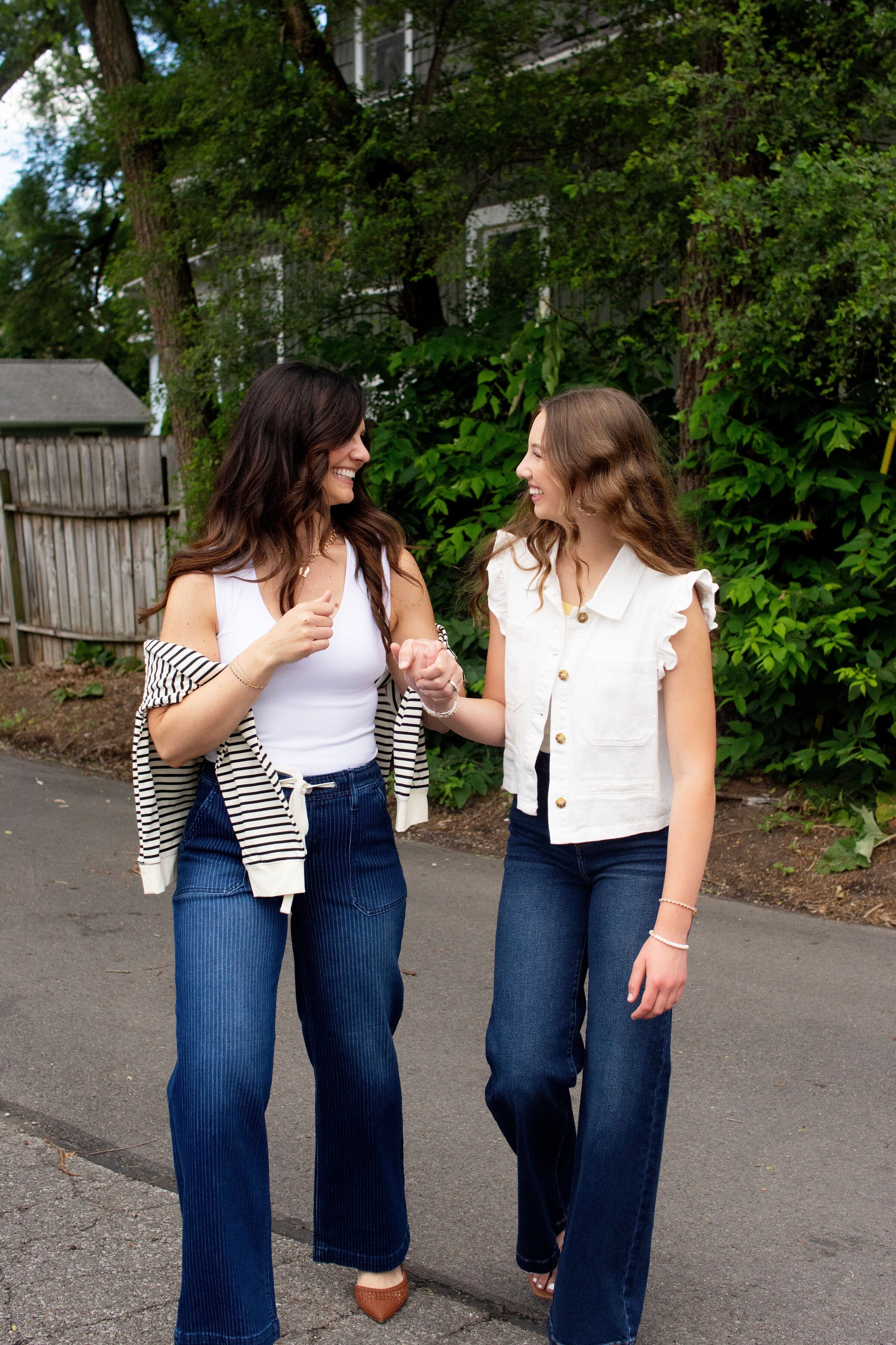 Chic White Ruffle Sleeve Button-Down Twill Vest